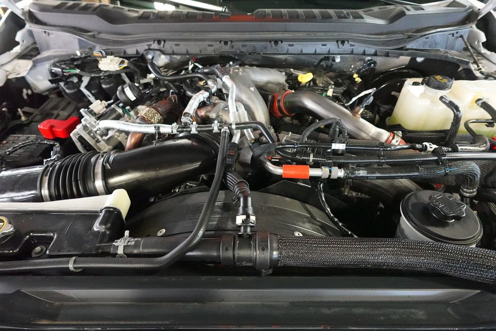 Certified 2025 Ford F350 Platinum w/ Tremor Off-Road Package AWD/4WD image 35