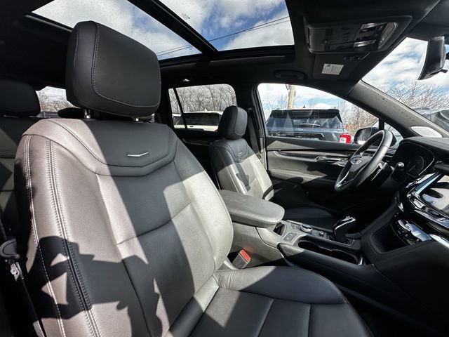 Used 2025 Cadillac XT6 Sport w/ Technology Package image 35