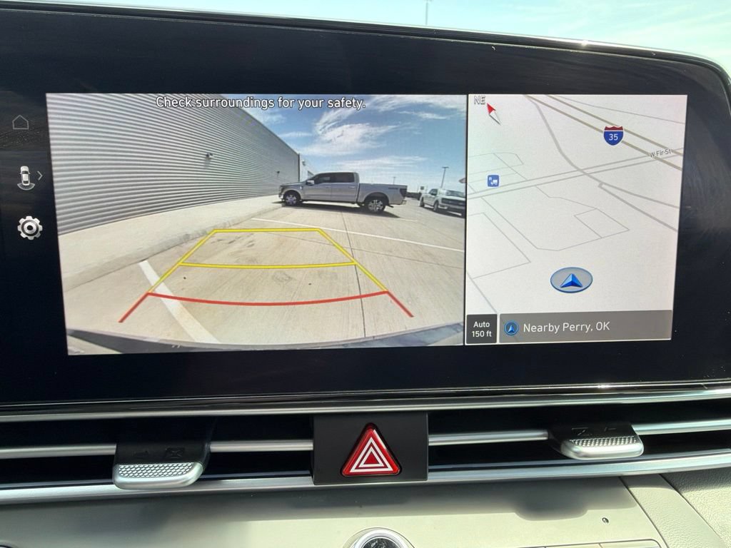 Used 2025 Hyundai Elantra SEL FWD image 33