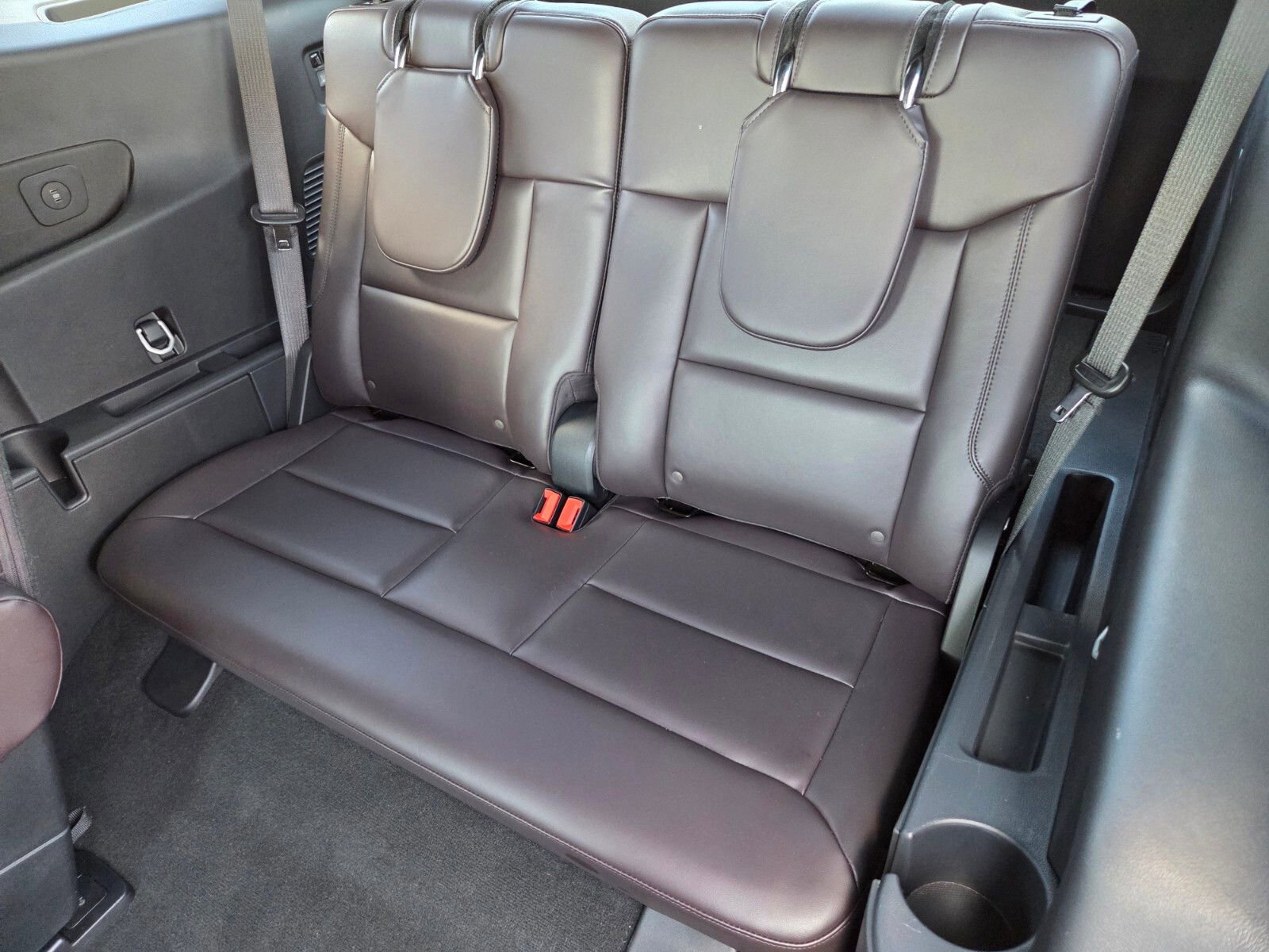 Certified 2026 Ford Explorer Platinum RWD image 12