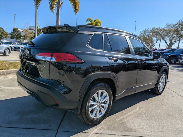 Used 2024 Toyota Corolla Cross LE image 4