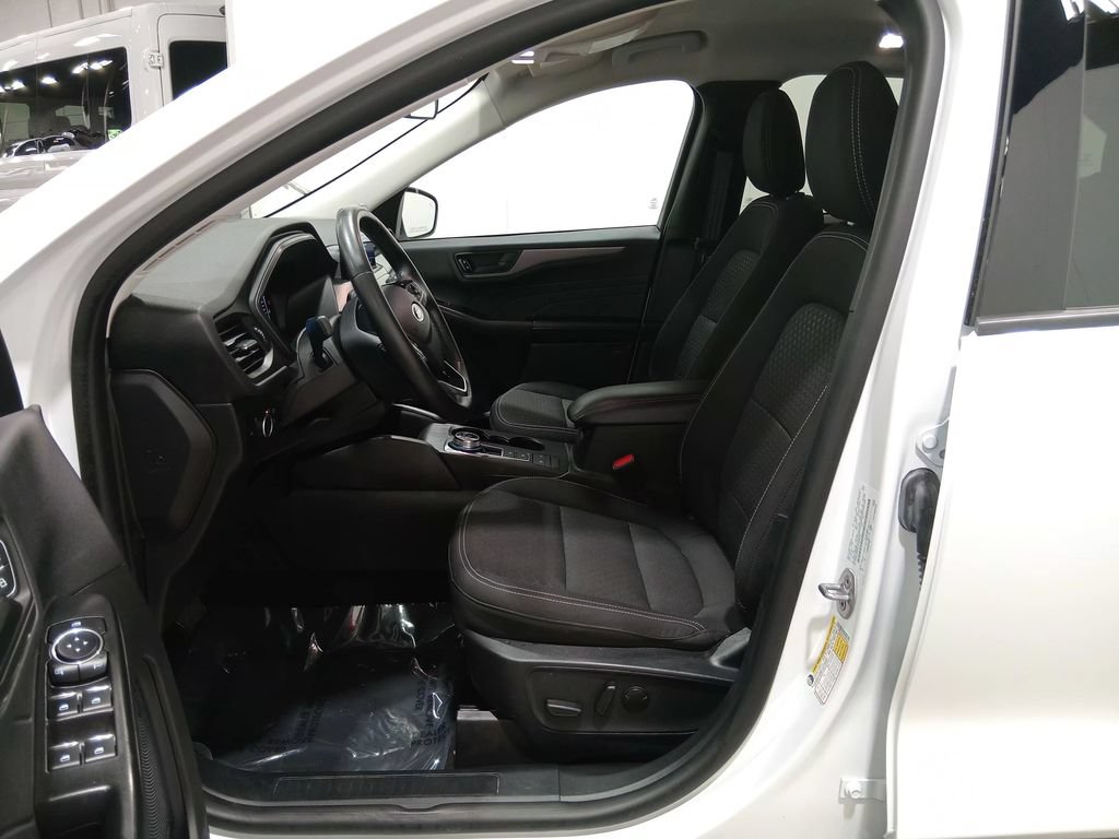 Certified 2024 Ford Escape Active AWD/4WD image 16