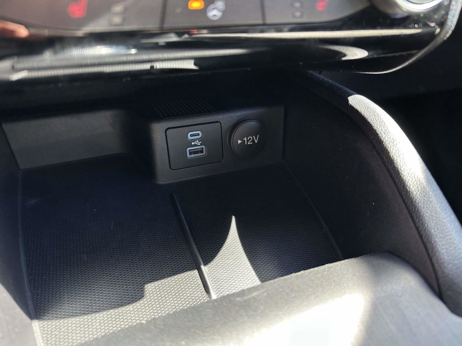 Certified 2022 Ford Escape SE w/ Cold Weather Package image 23