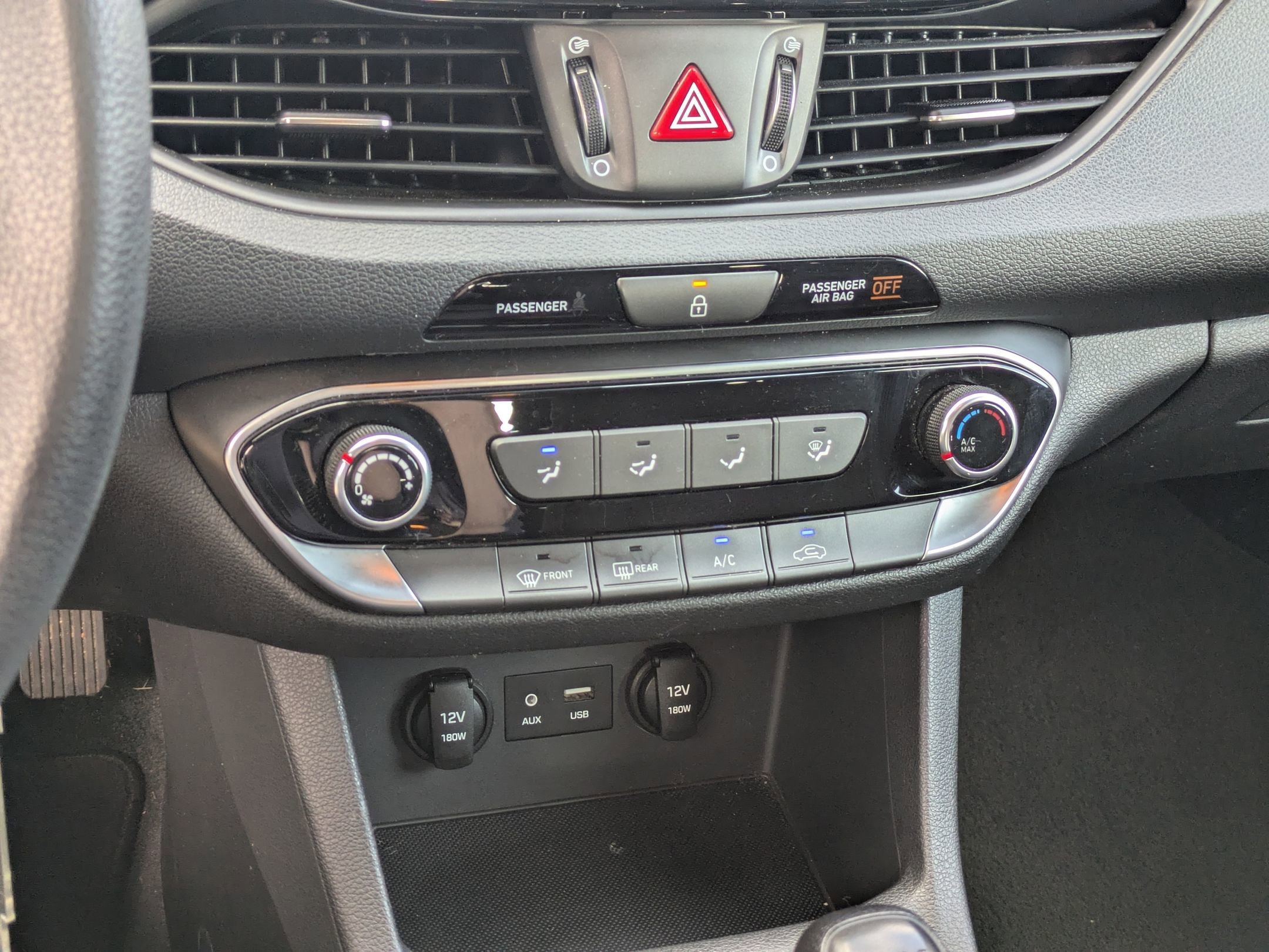 Used 2018 Hyundai Elantra GT image 19