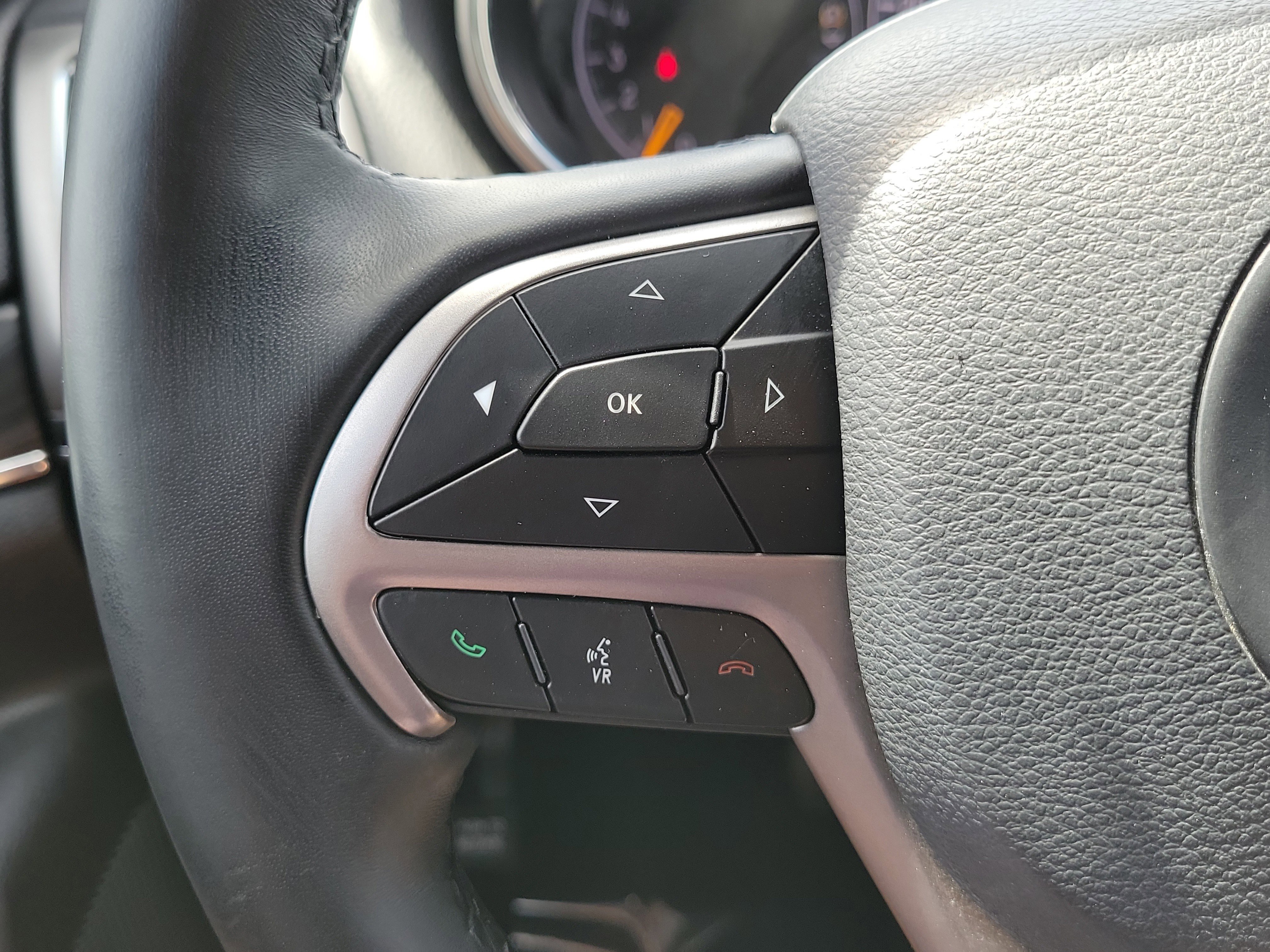 Used 2020 Jeep Grand Cherokee Limited RWD image 25