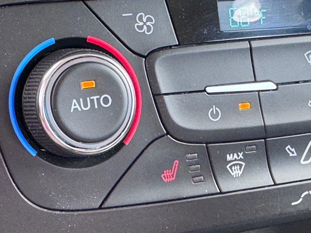 Certified 2017 Ford Focus Titanium FWD image 20