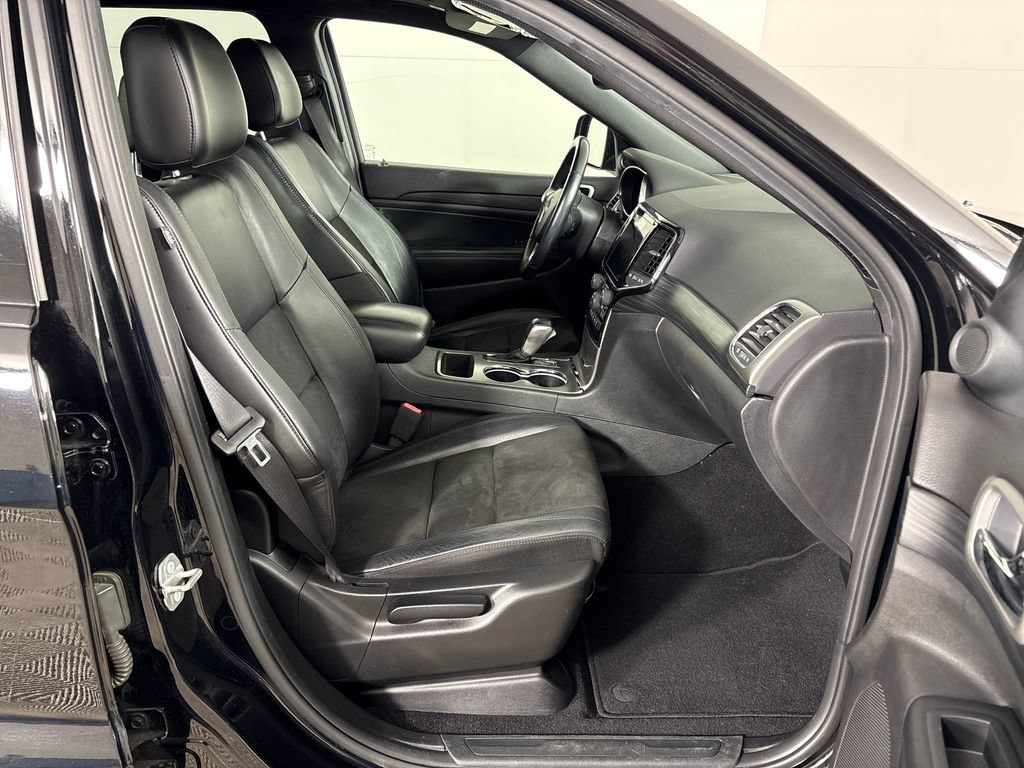 Used 2020 Jeep Grand Cherokee Altitude AWD/4WD image 6
