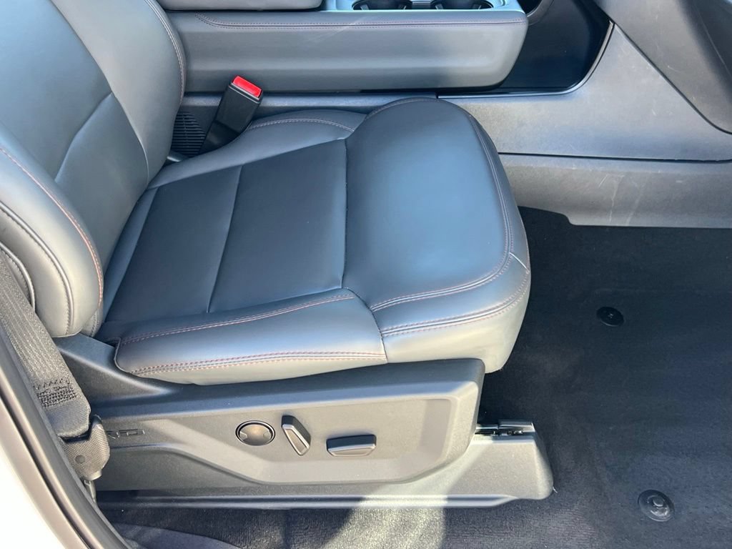 Certified 2025 Ford Expedition Active AWD/4WD image 16