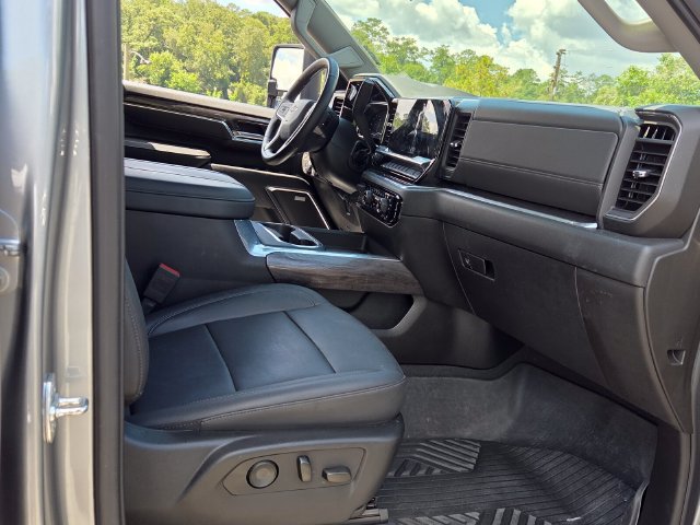 Used 2025 Chevrolet Silverado 2500 LTZ w/ LTZ Plus Package AWD/4WD image 12