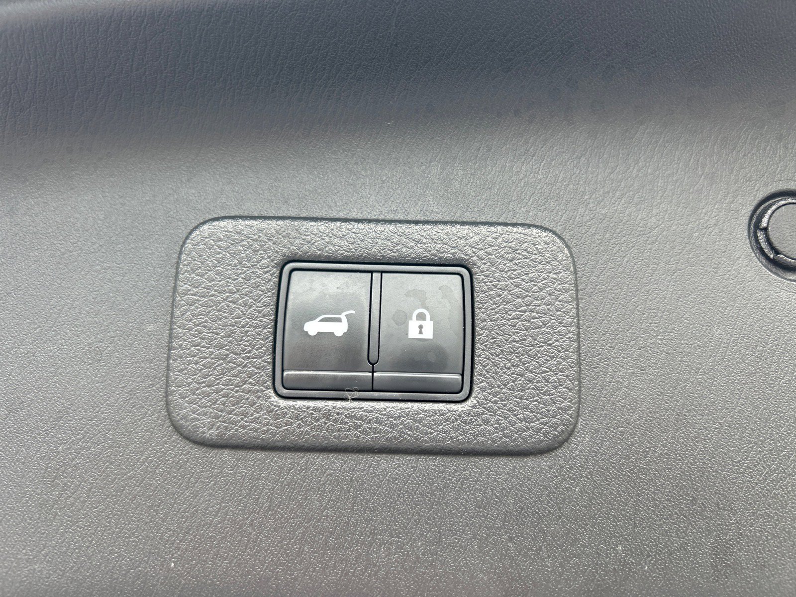 Used 2022 Nissan Armada SL image 16