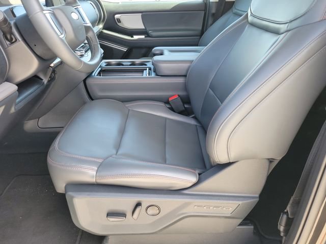 Certified 2025 Ford Expedition Active AWD/4WD image 6