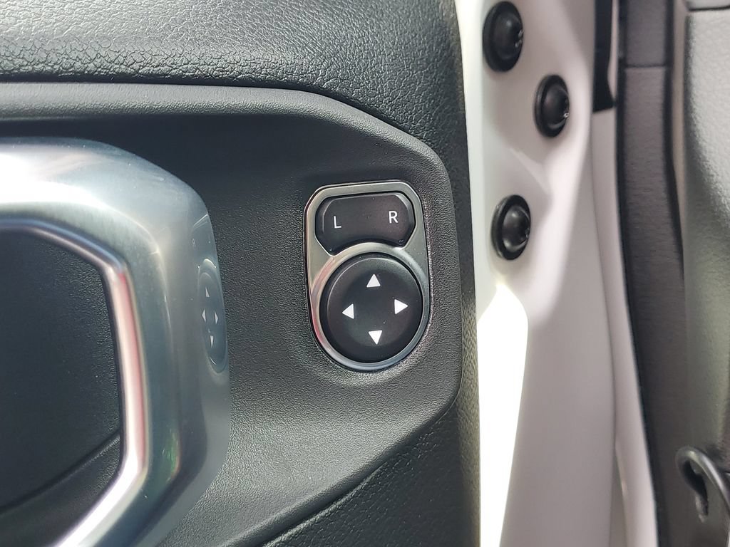 Used 2025 Jeep Gladiator Sport AWD/4WD image 17