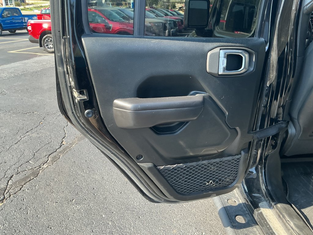 Used 2021 Jeep Wrangler Unlimited Rubicon AWD/4WD image 14