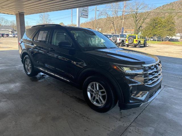 Certified 2025 Ford Explorer Active w/ Active Comfort Package RWD image 3