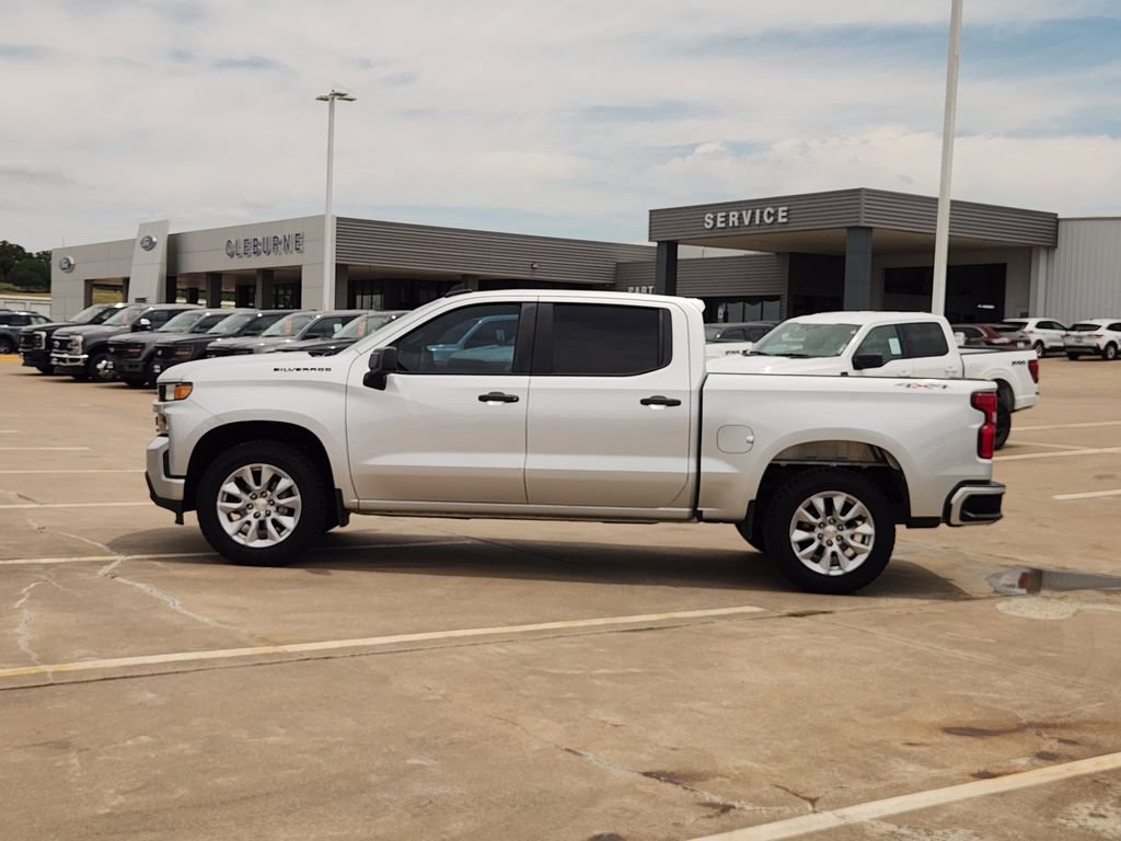Used 2020 Chevrolet Silverado 1500 Custom w/ Custom Value Package AWD/4WD image 4