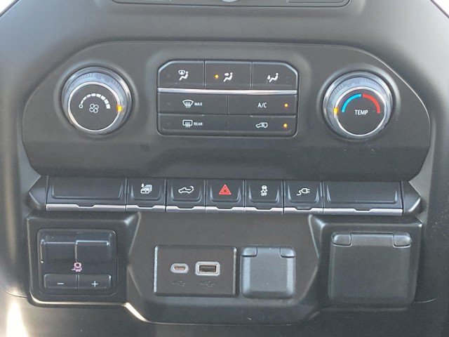 Used 2022 Chevrolet Silverado 2500 Custom w/ Custom Value Package AWD/4WD image 18