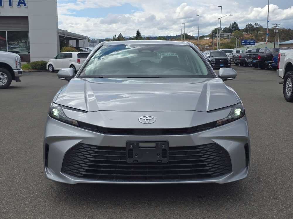 Used 2025 Toyota Camry LE FWD image 19