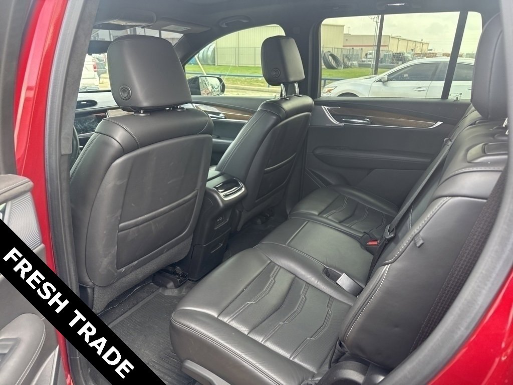 Used 2022 Cadillac XT6 Sport w/ Platinum Package image 7