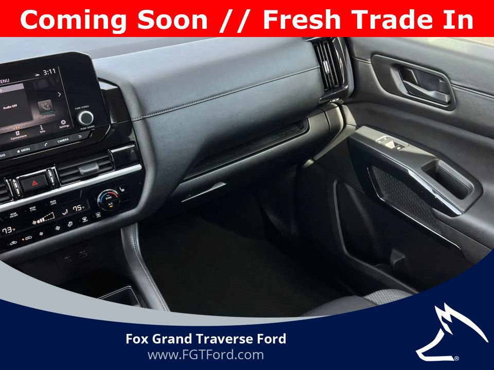 Used 2024 Nissan Pathfinder SV image 30