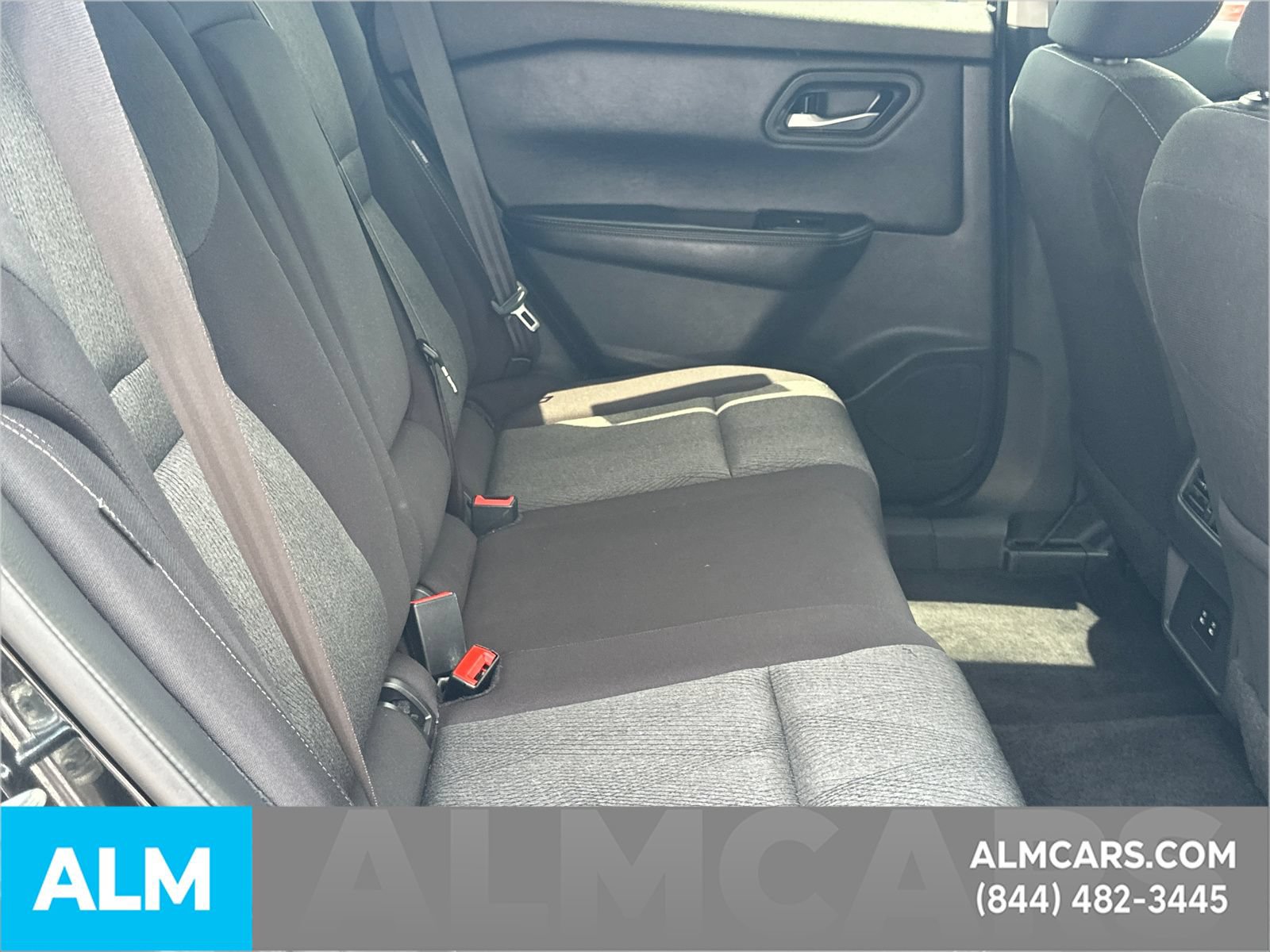 Used 2025 Nissan Rogue SV FWD image 17