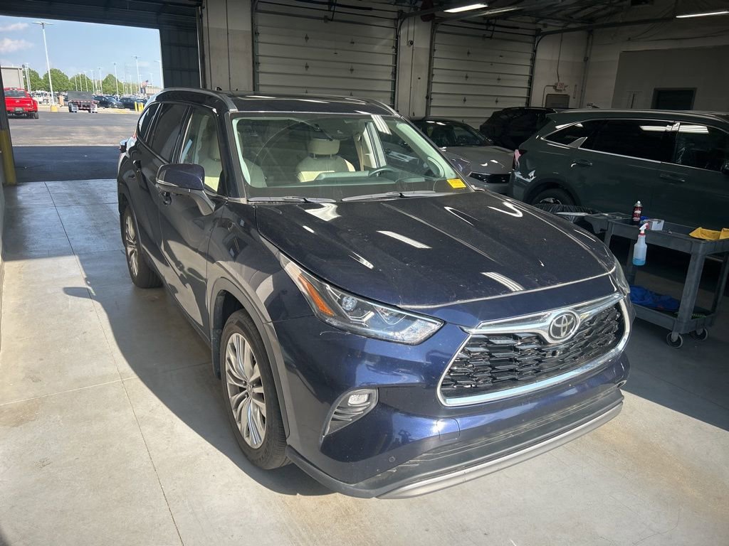 Used 2024 Toyota Highlander Platinum