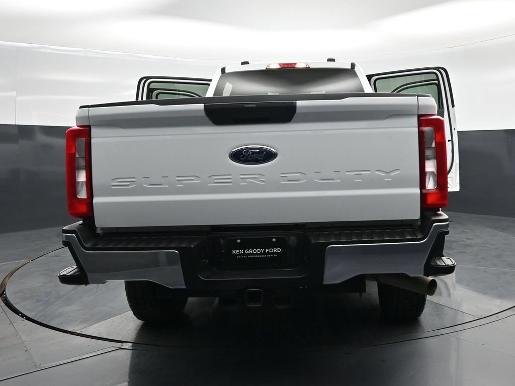 Certified 2025 Ford F350 XLT AWD/4WD image 28