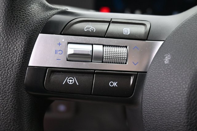 Used 2025 Hyundai Kona SE AWD/4WD image 17