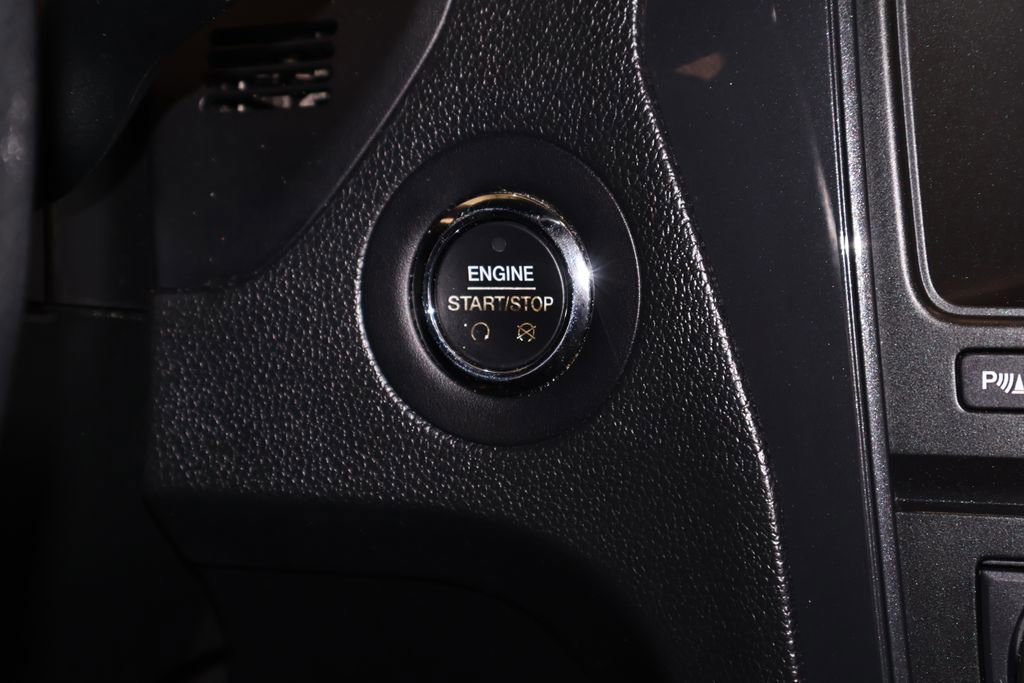 Certified 2018 Ford Explorer XLT w/ Equipment Group 202A image 32