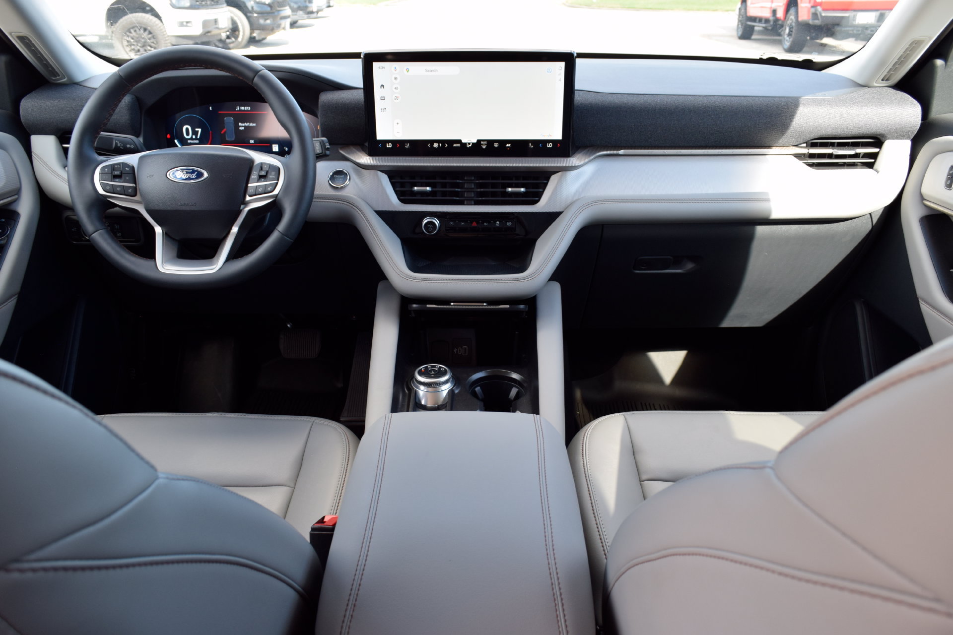 Certified 2025 Ford Explorer Active w/ Active Comfort Package AWD/4WD image 5