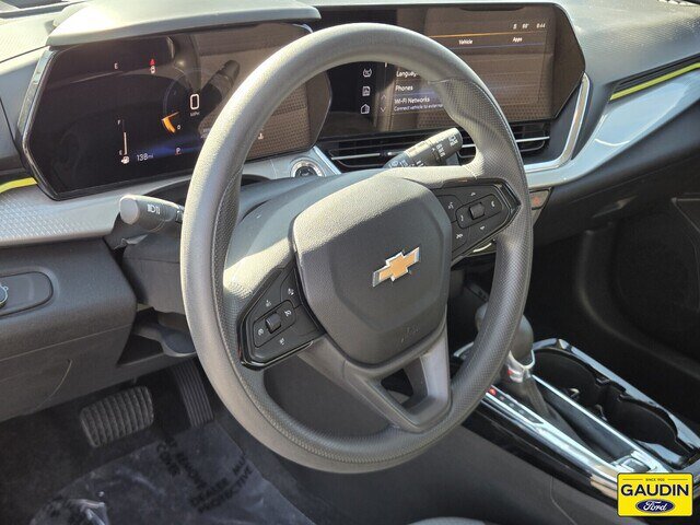 Used 2025 Chevrolet Trax LT FWD image 19