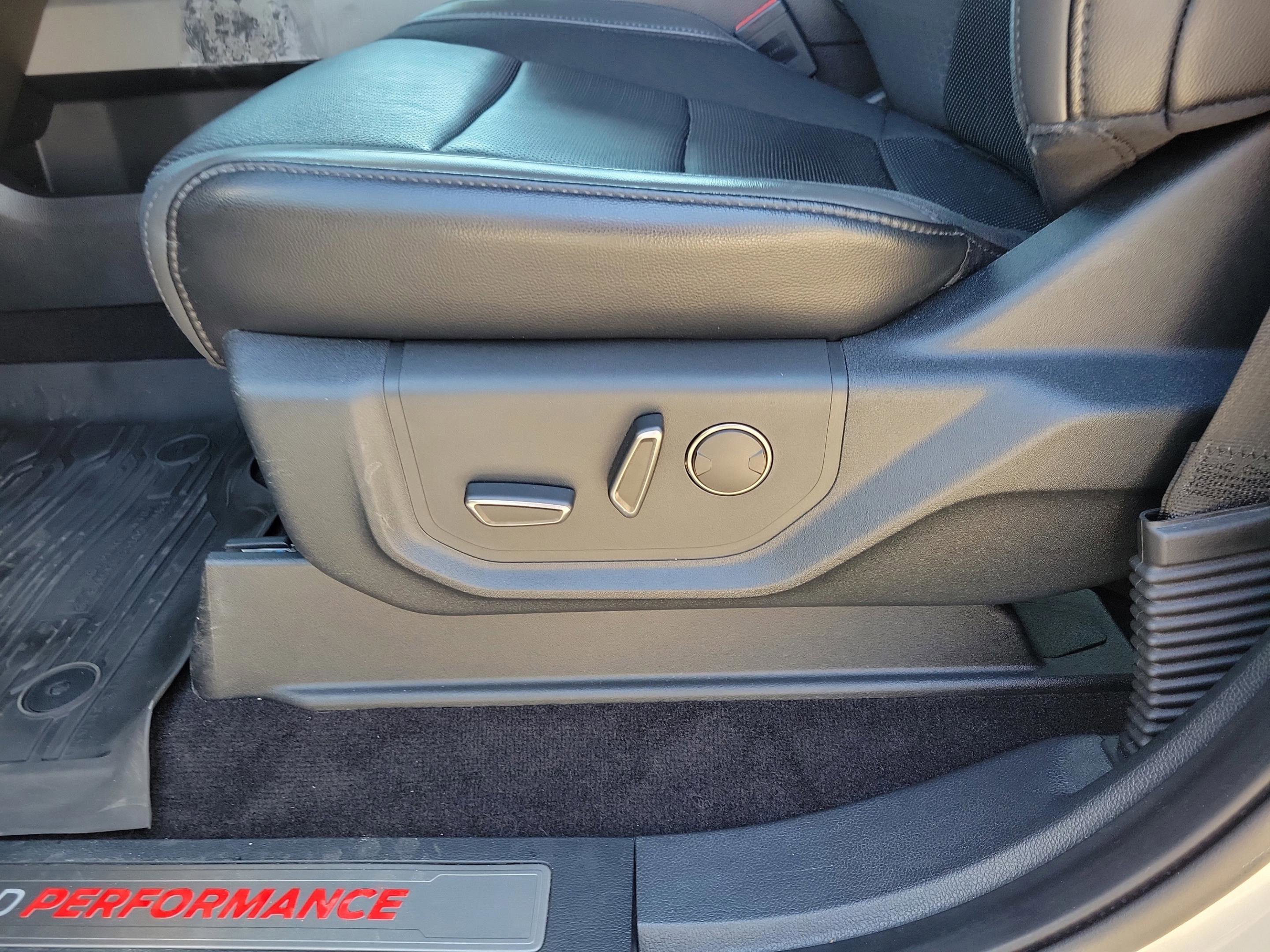 Certified 2019 Ford F150 Raptor w/ Equipment Group 802A Luxury image 9