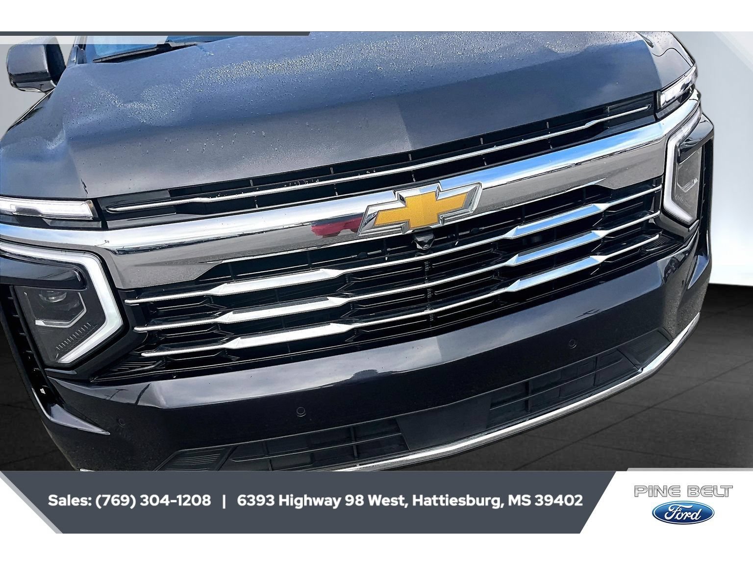 Used 2025 Chevrolet Suburban LT RWD image 22
