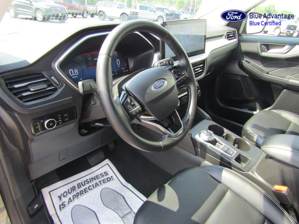 Certified 2025 Ford Escape Platinum AWD/4WD image 15