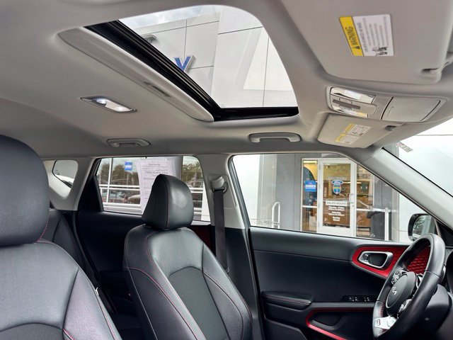 Used 2023 Kia Soul GT-Line FWD image 50