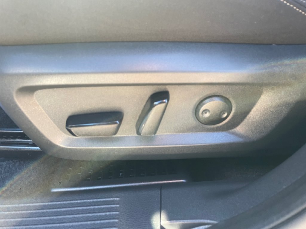 Used 2023 Nissan Rogue SV AWD/4WD image 22
