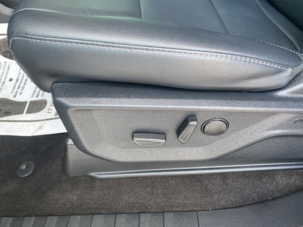 Certified 2022 Ford F150 XLT w/ Equipment Group 302A High image 33