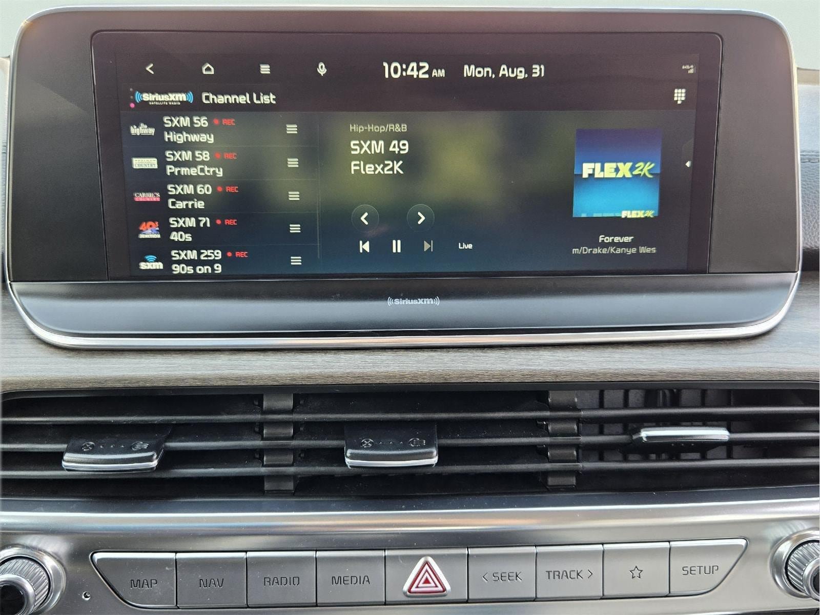 Used 2022 Kia Telluride EX w/ EX Premium Package AWD/4WD image 15