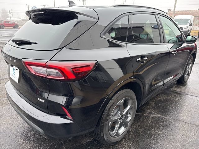 Certified 2024 Ford Escape ST-Line w/ Equipment Group 301A FWD image 9