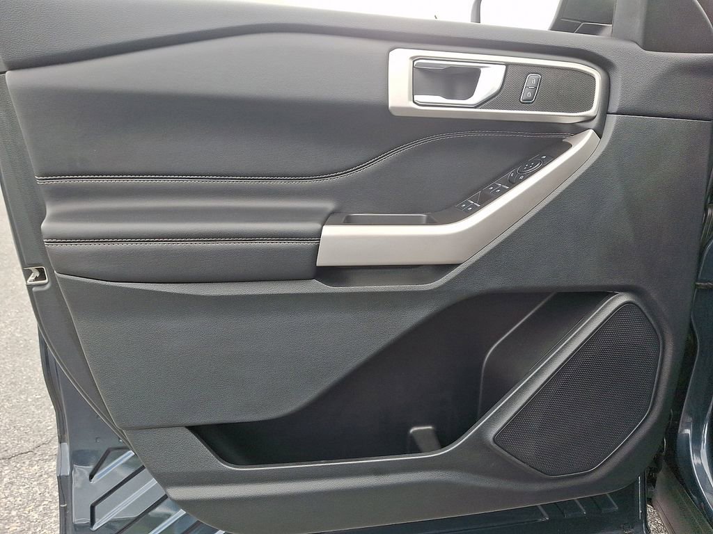 Certified 2023 Ford Explorer XLT w/ Equipment Group 202A AWD/4WD image 13