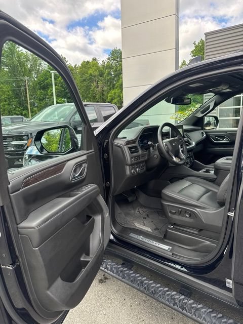 Used 2023 Chevrolet Tahoe Z71 w/ Luxury Package AWD/4WD image 14