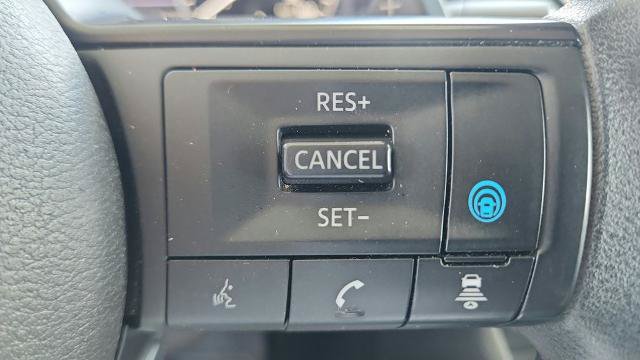 Used 2024 Nissan Rogue SV AWD/4WD image 24