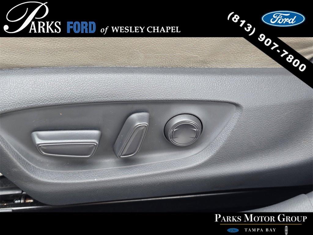 Used 2019 Toyota Camry L image 18