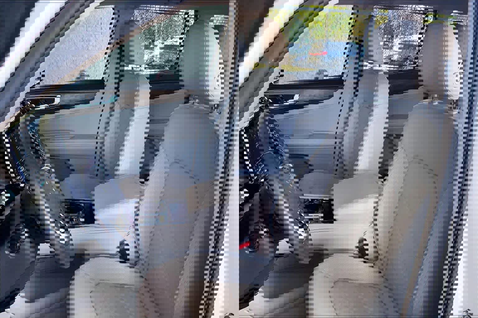 Used 2024 Volkswagen Atlas SE FWD image 10