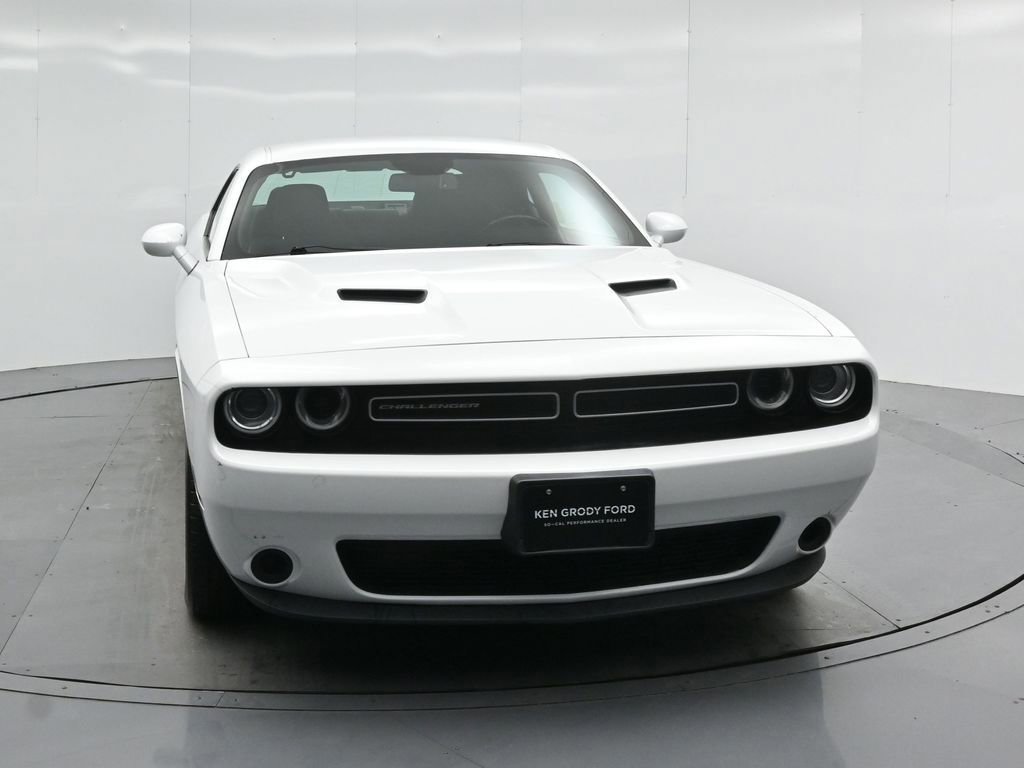 Used 2020 Dodge Challenger SXT image 5