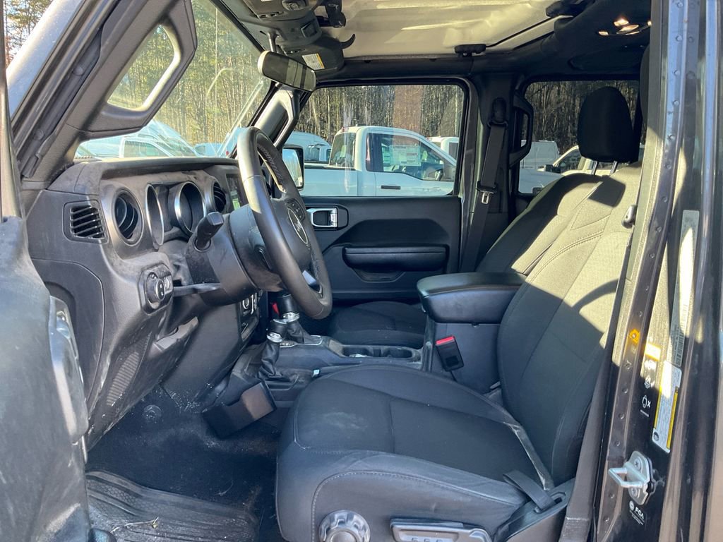 Used 2023 Jeep Gladiator Sport image 16
