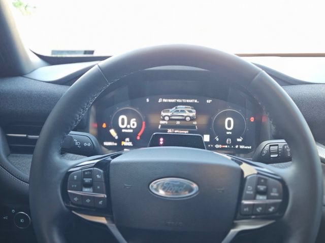 Certified 2025 Ford Explorer Platinum w/ Ultimate Package AWD/4WD image 12
