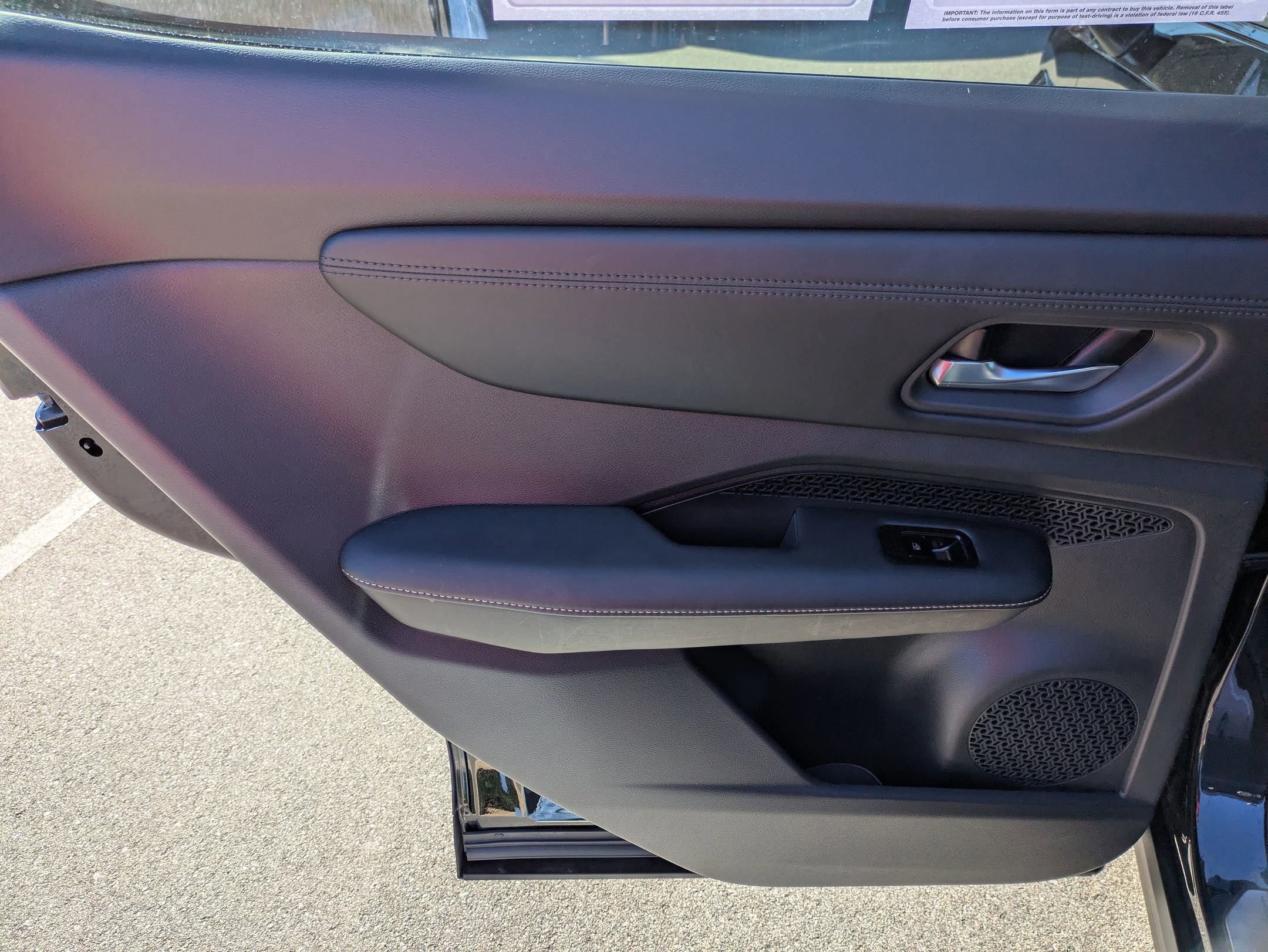 Used 2023 Nissan Ariya FWD image 30