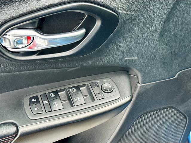 Used 2021 Jeep Cherokee Trailhawk image 15