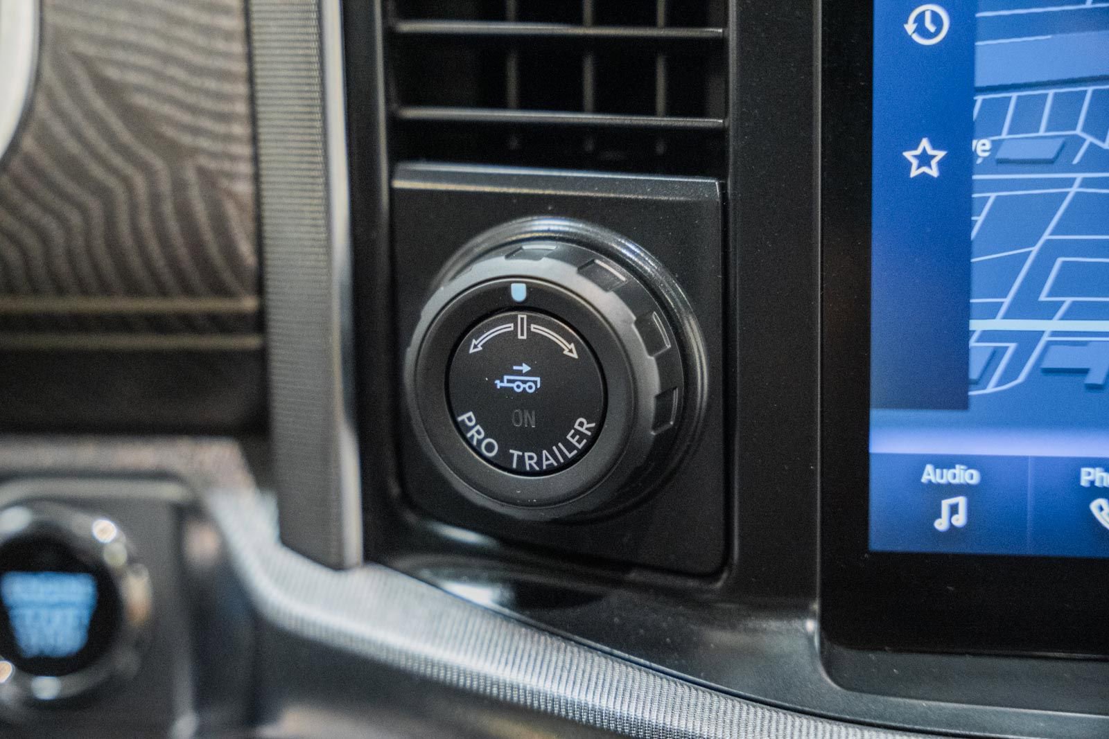 Certified 2022 Ford F150 Platinum w/ FX4 Off-Road Package image 32