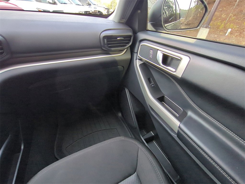 Certified 2022 Ford Explorer XLT w/ Class IV Trailer Tow Package image 17